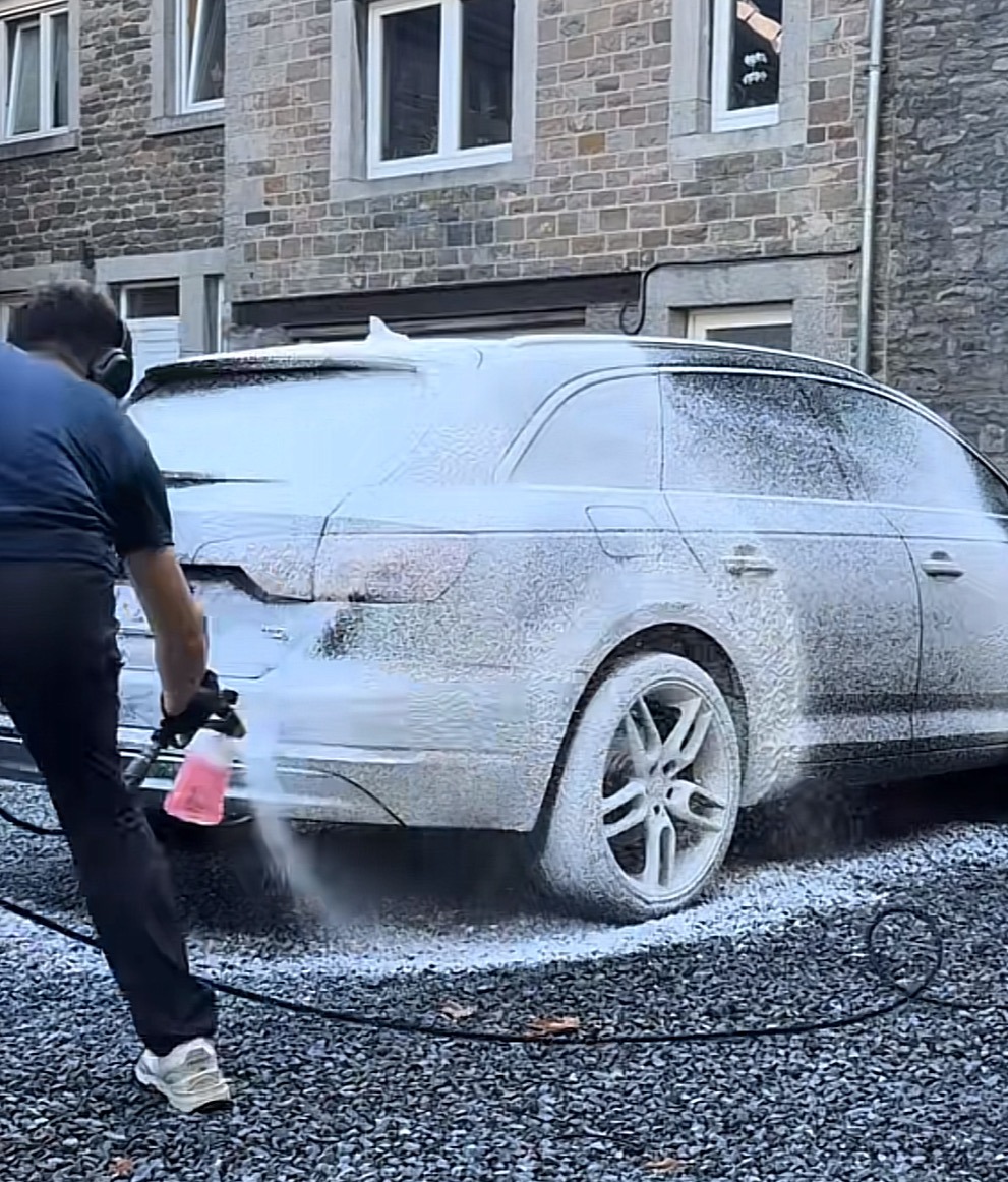 lavage extérieur voiture