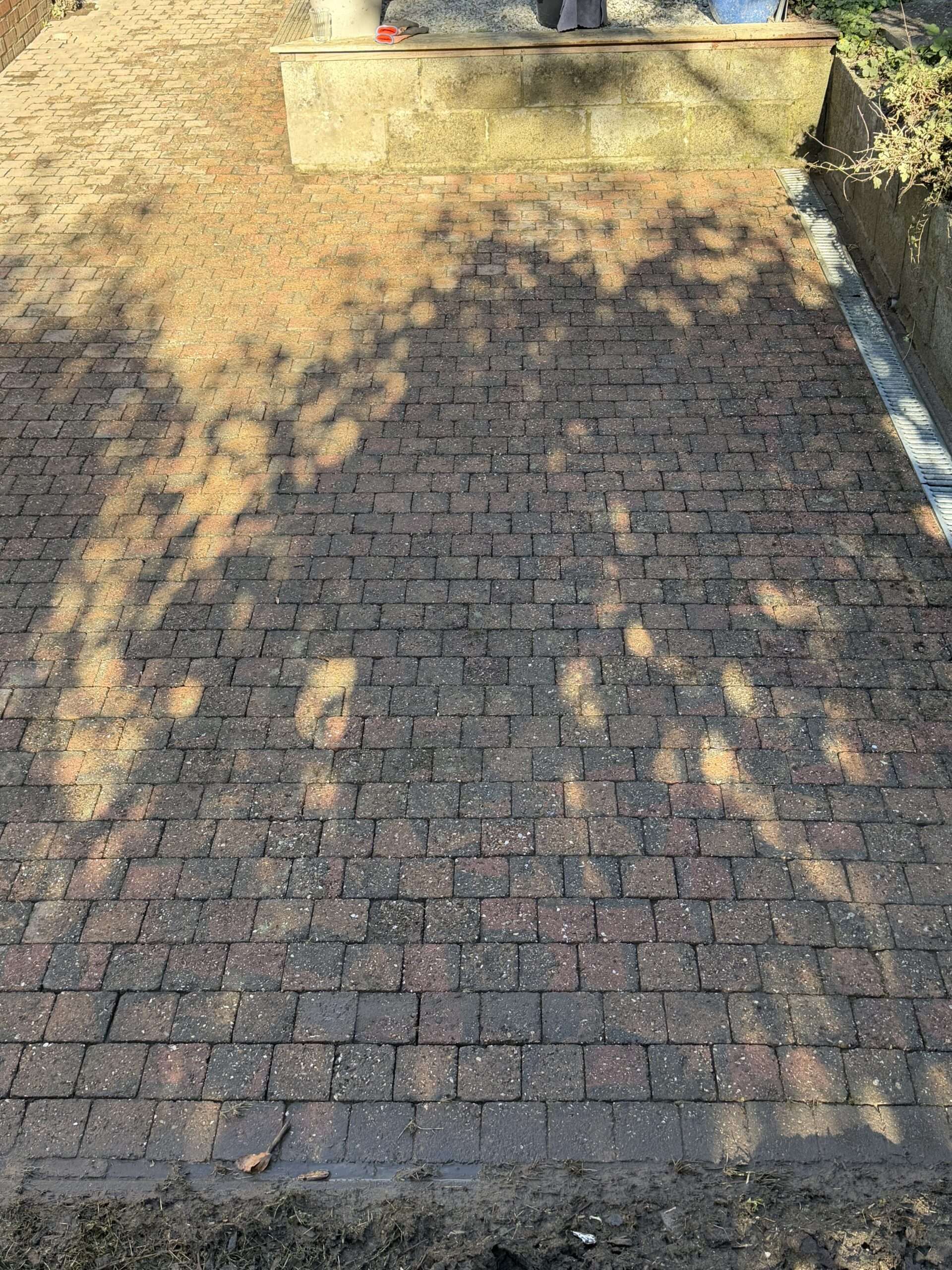 Terrasse carrelage avant nettoyage